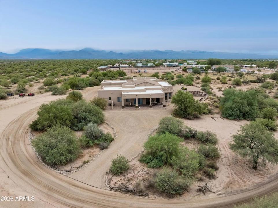 Real Estate Picture 15