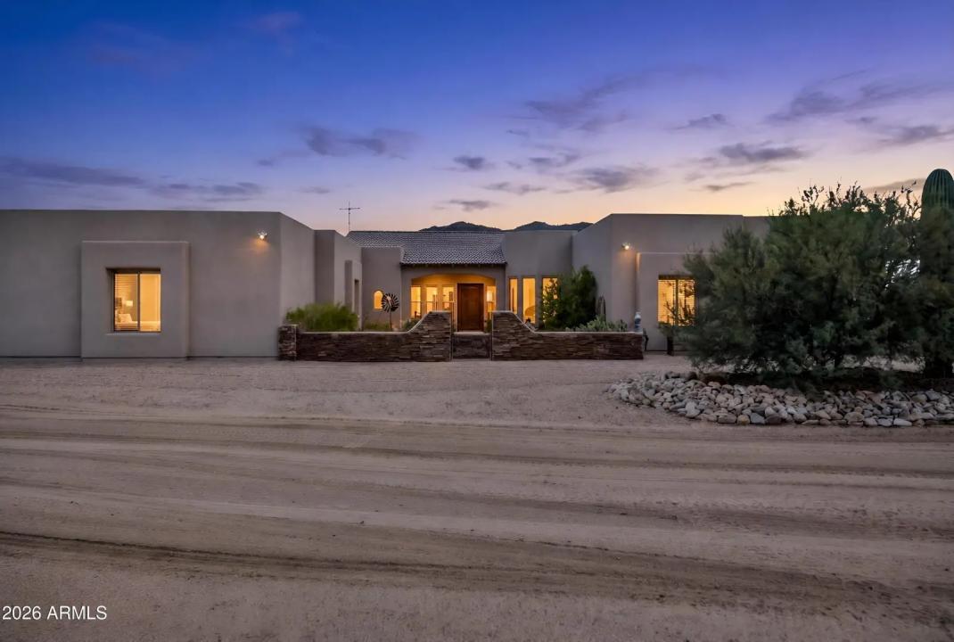 Real Estate Picture 4