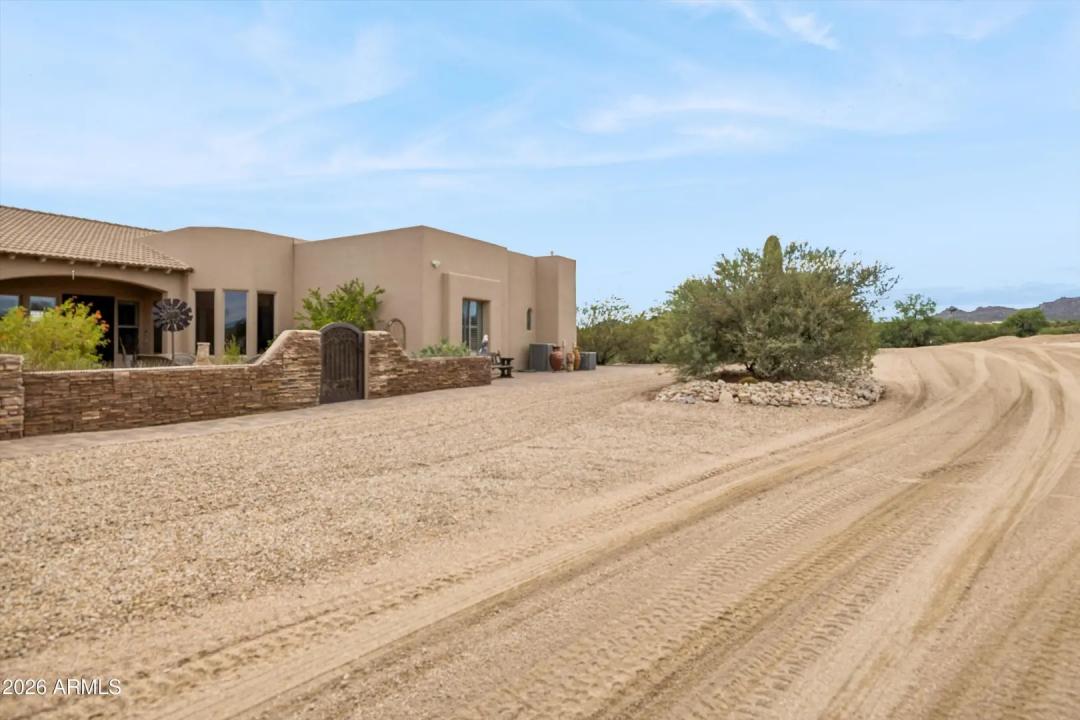 Real Estate Picture 9