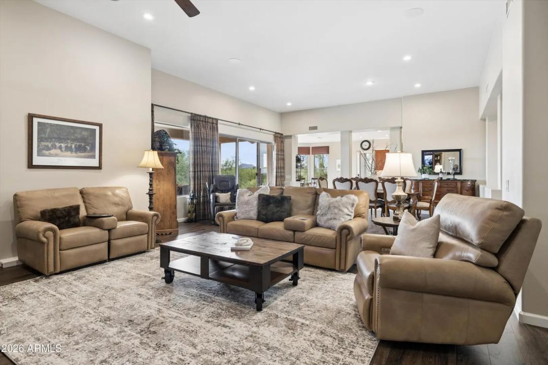 Real Estate Picture 16