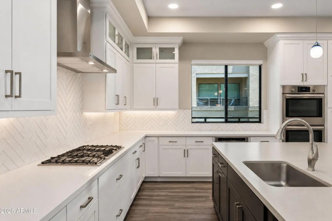 Real Estate Picture 9