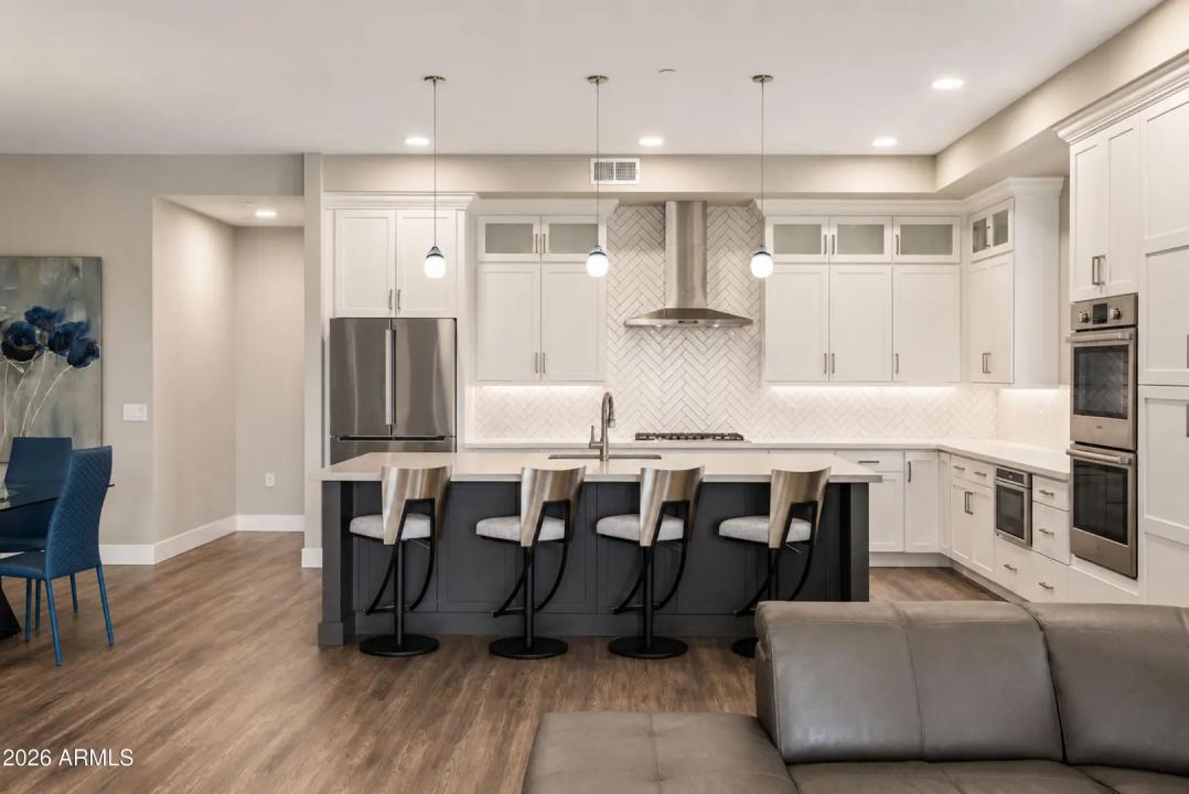 Real Estate Picture 8
