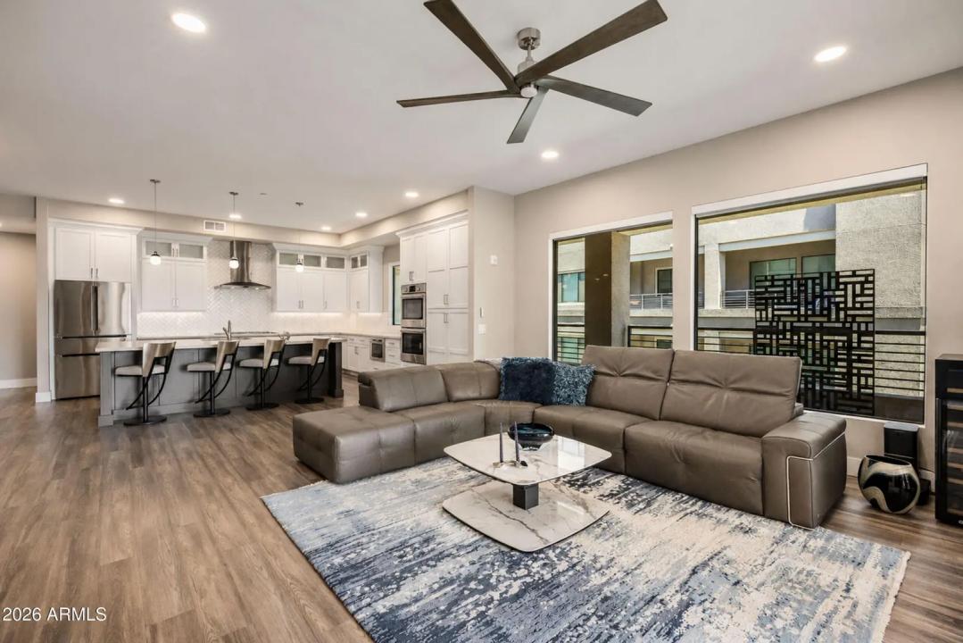 Real Estate Picture 7