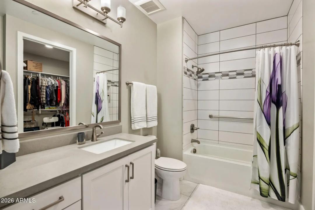 Real Estate Picture 16