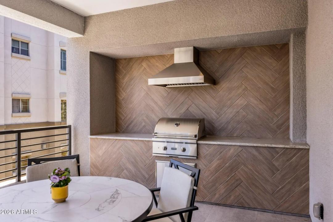 Real Estate Picture 22