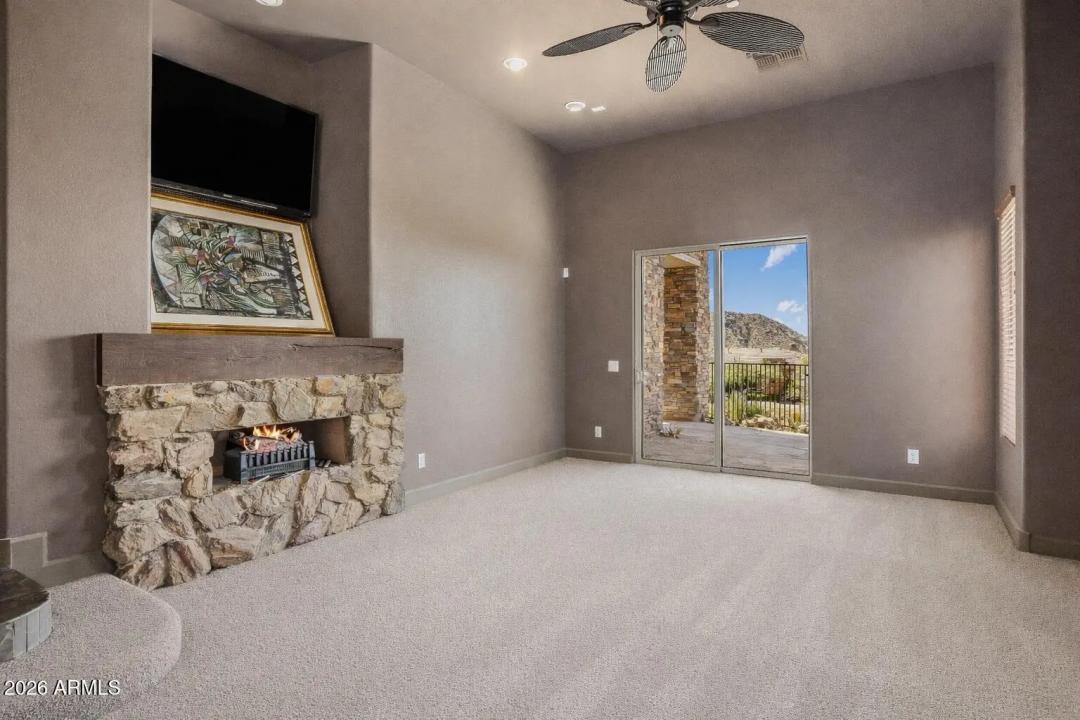 Real Estate Picture 4