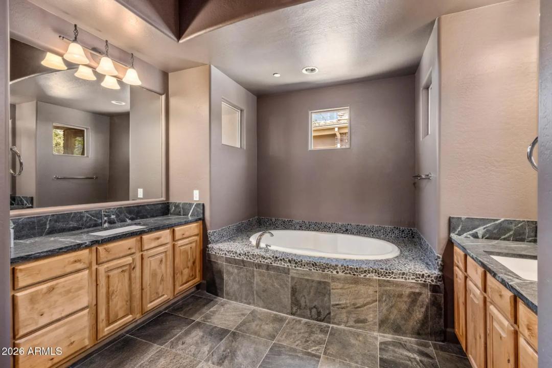 Real Estate Picture 16