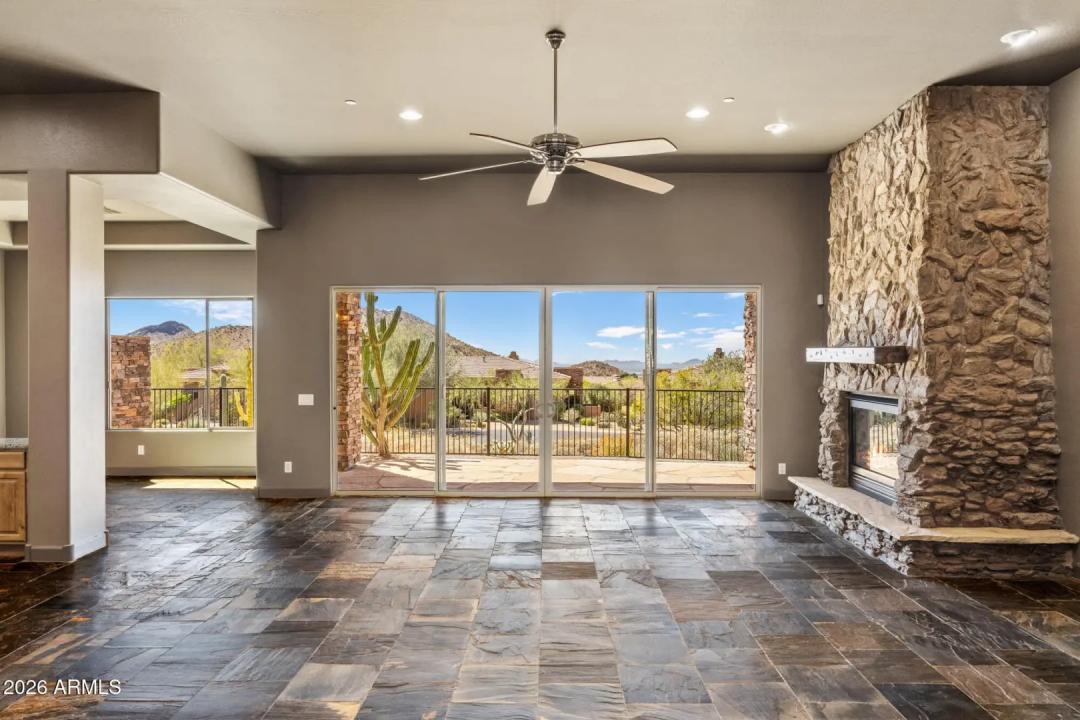 Real Estate Picture 8
