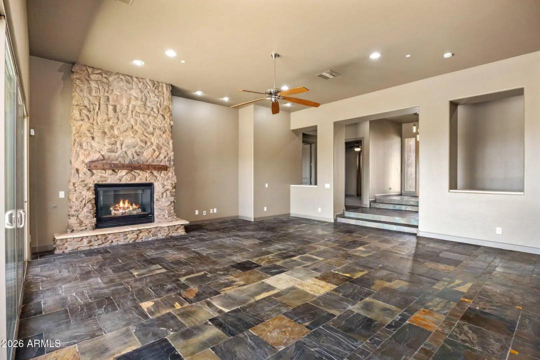 Real Estate Picture 7