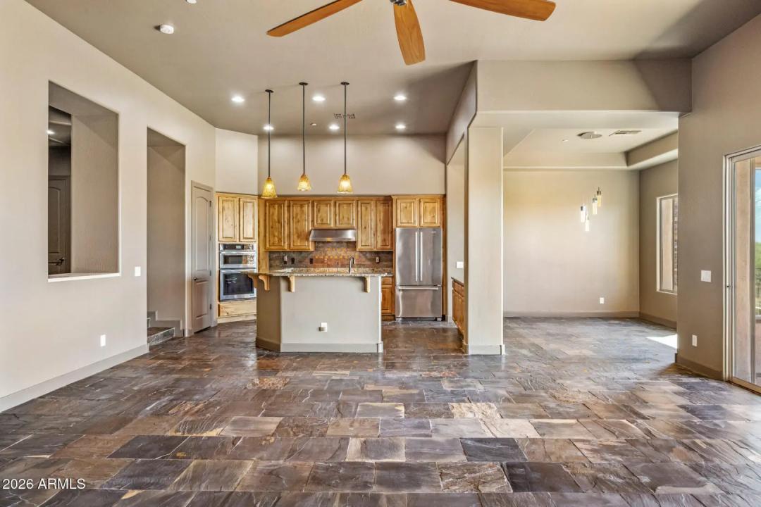Real Estate Picture 11