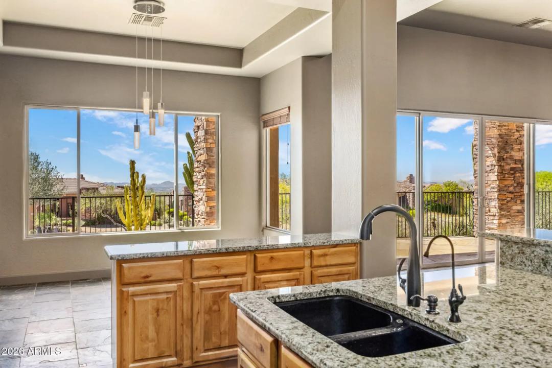 Real Estate Picture 13