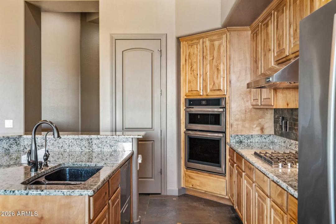 Real Estate Picture 14