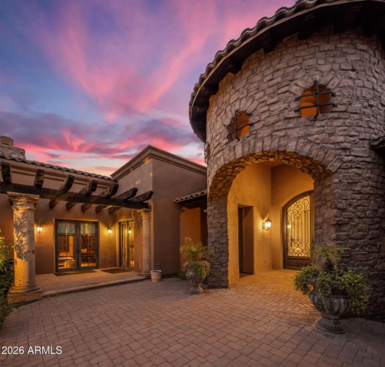 Real Estate Picture 11