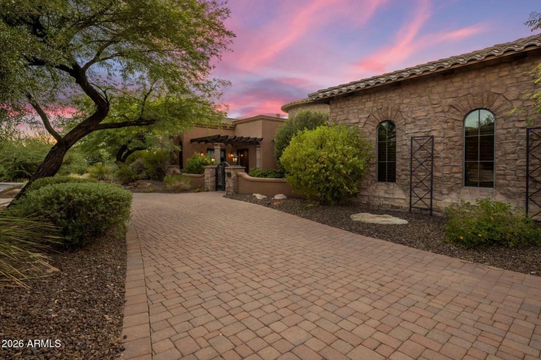 Real Estate Picture 7
