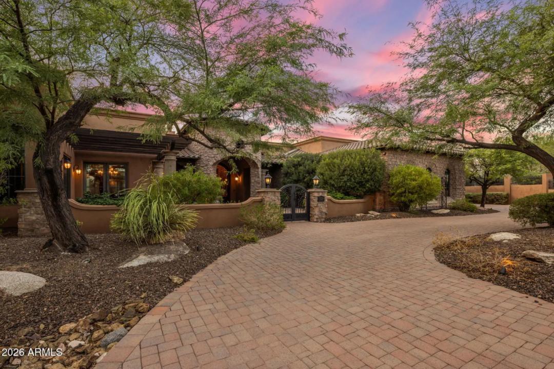 Real Estate Picture 8