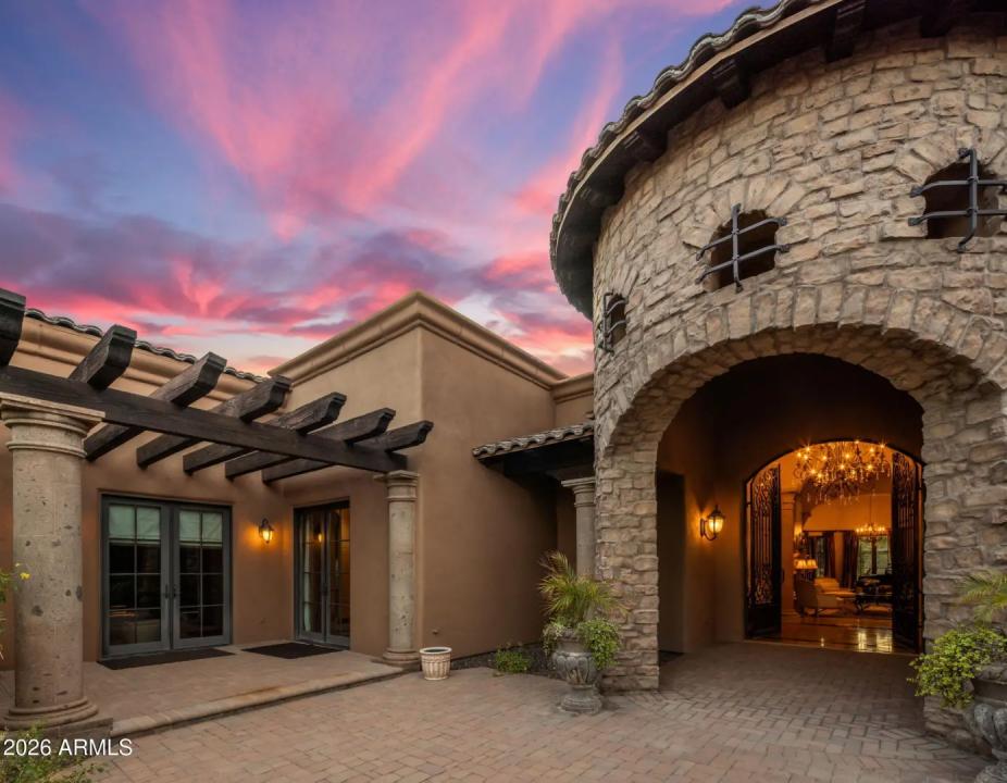 Real Estate Picture 10