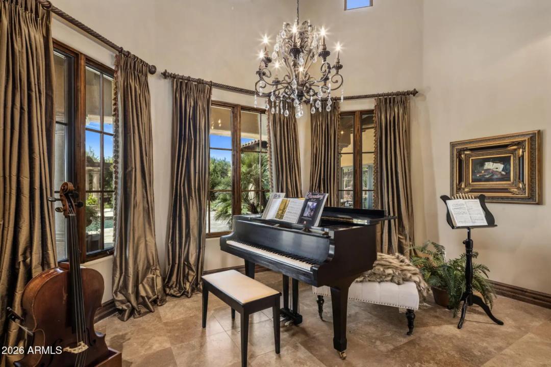 Real Estate Picture 18