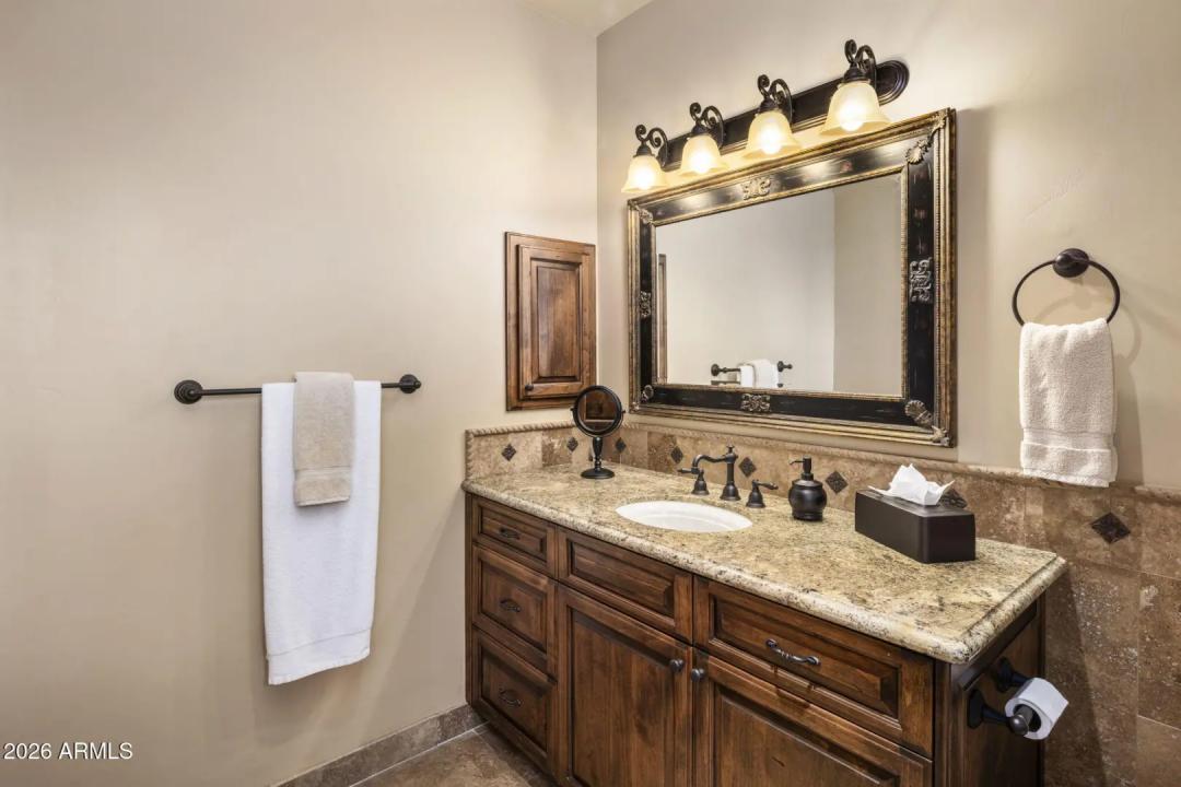 Real Estate Picture 50