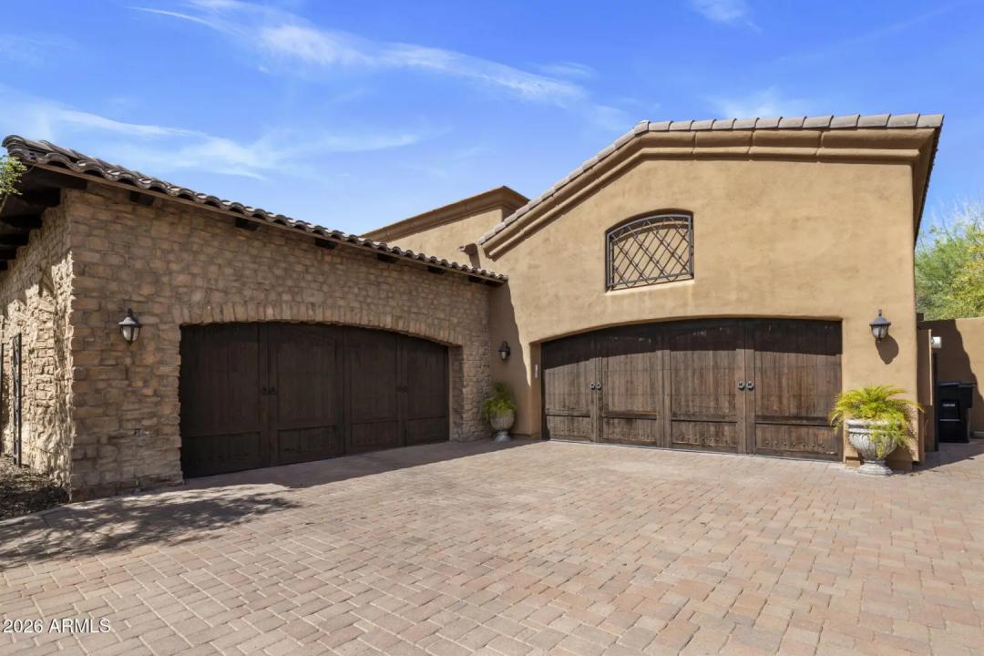 Real Estate Picture 12
