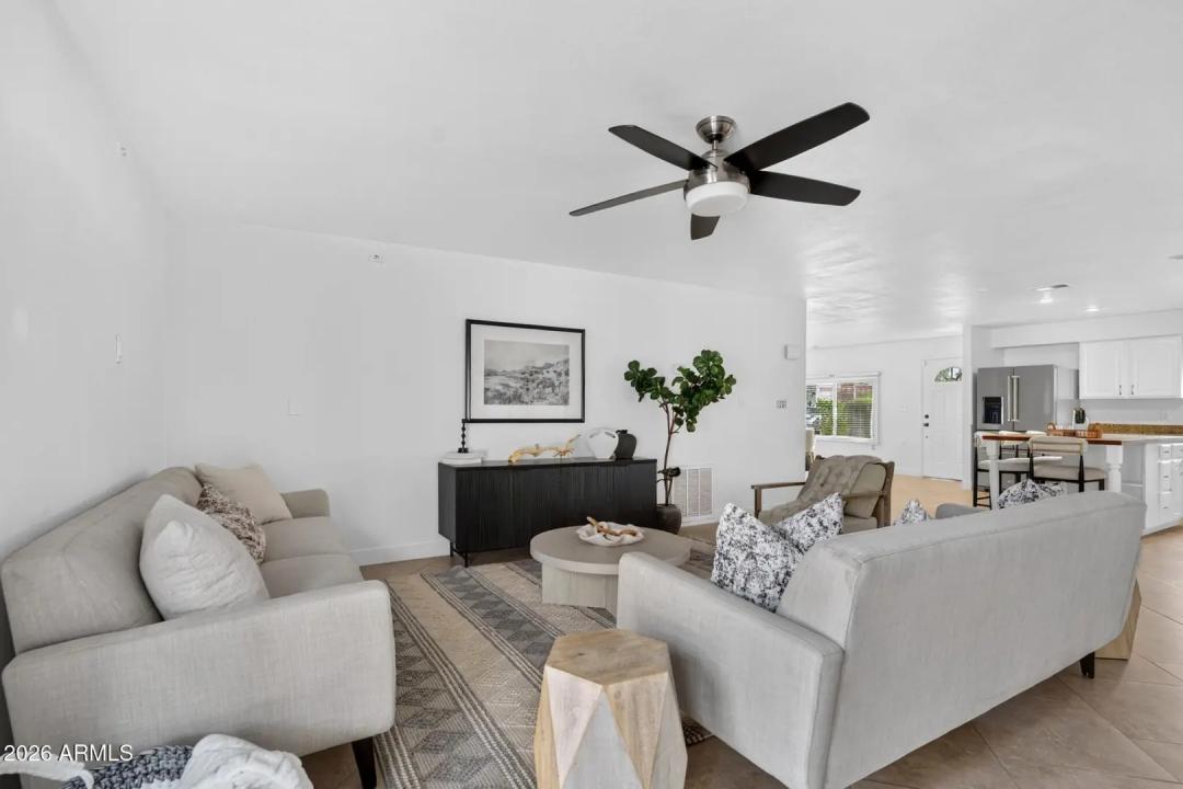 Real Estate Picture 5