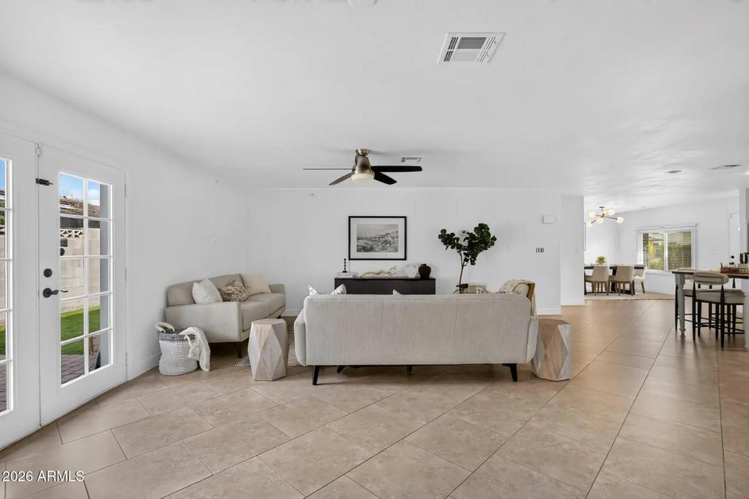 Real Estate Picture 7
