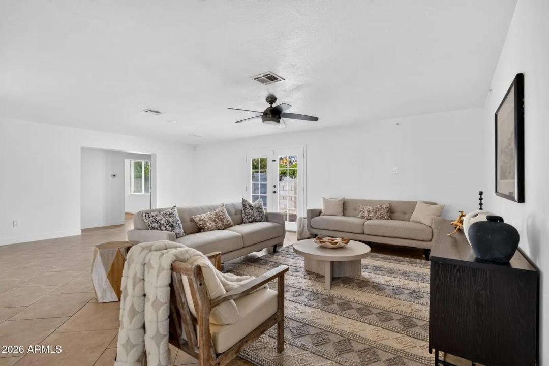 Real Estate Picture 8
