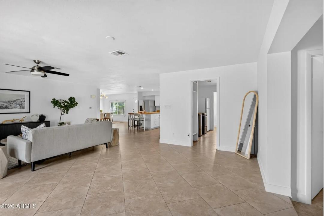 Real Estate Picture 9
