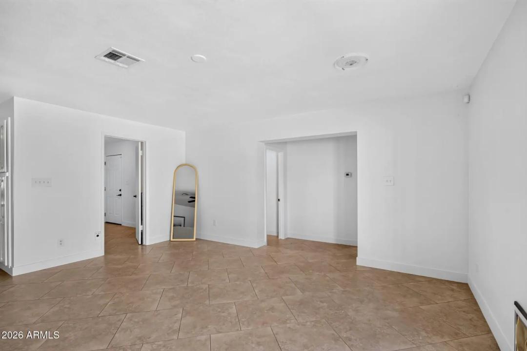 Real Estate Picture 10