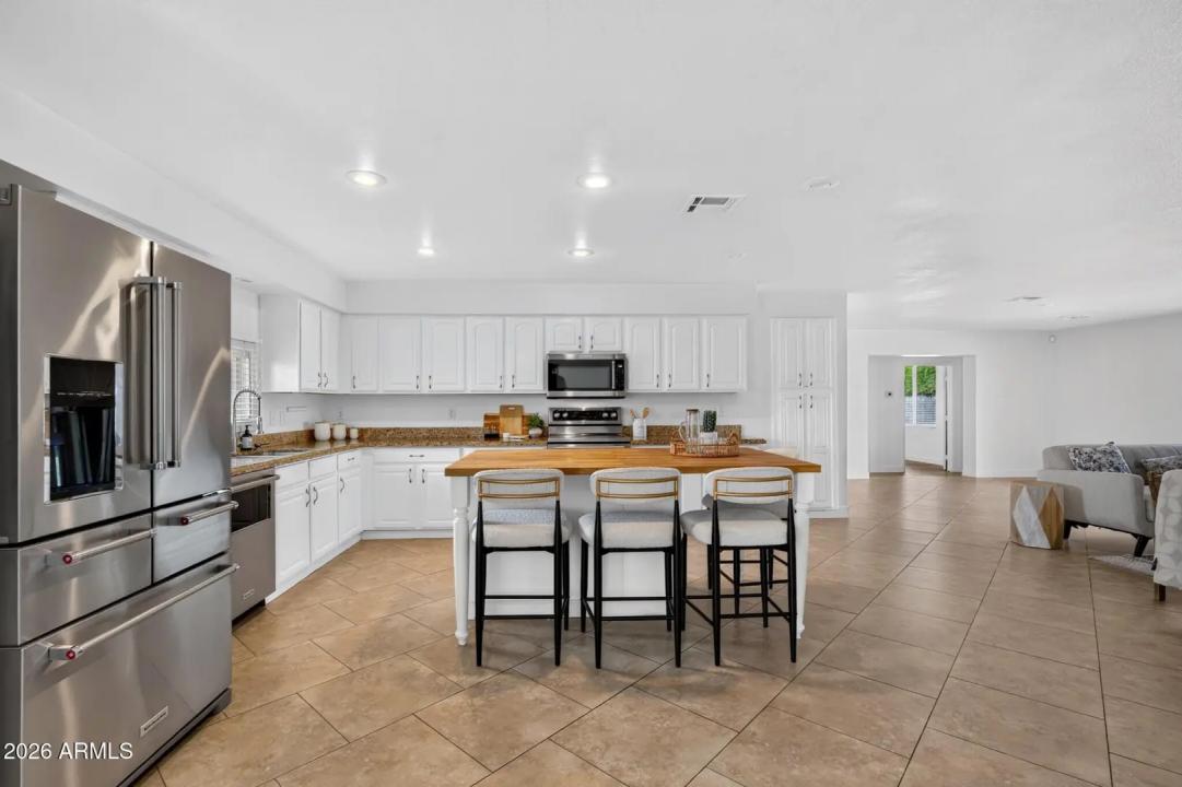 Real Estate Picture 13