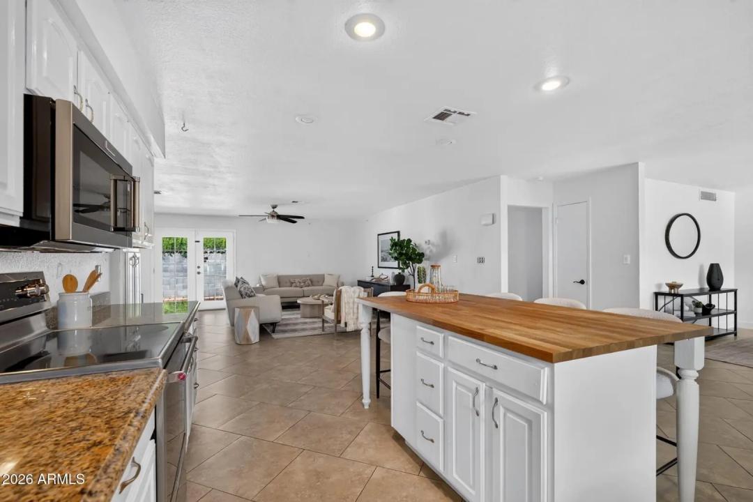 Real Estate Picture 20