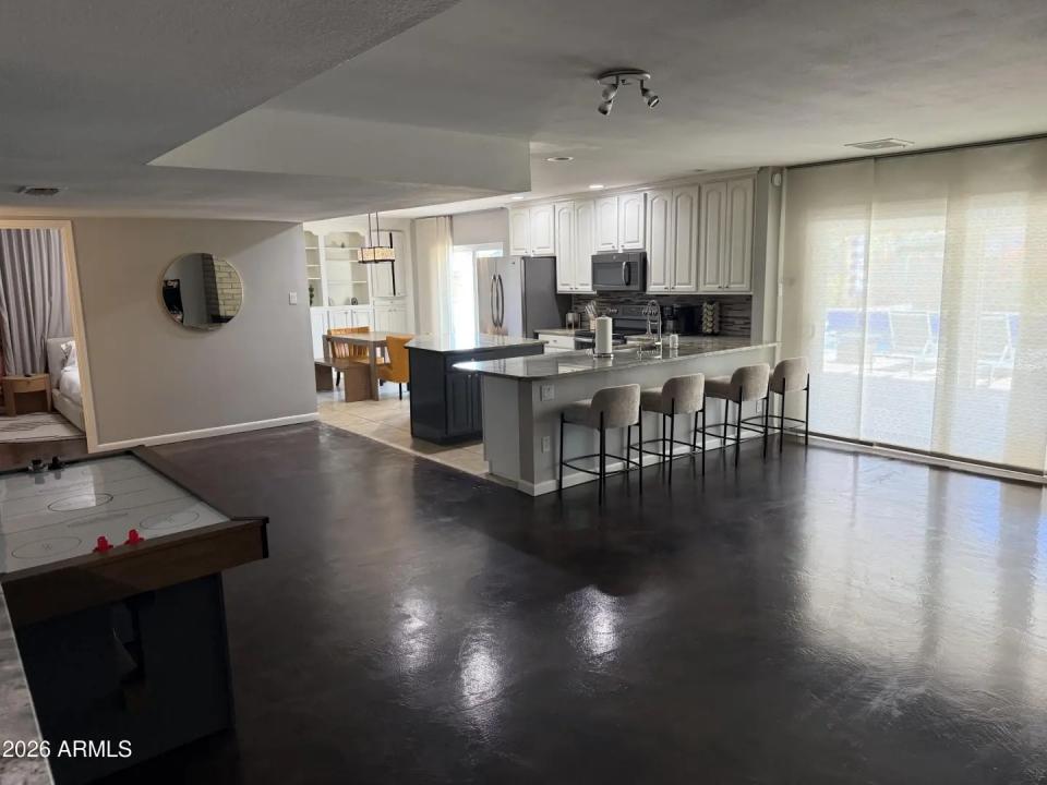 Real Estate Picture 5