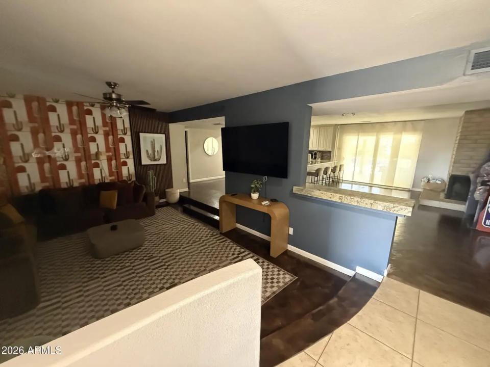 Real Estate Picture 3
