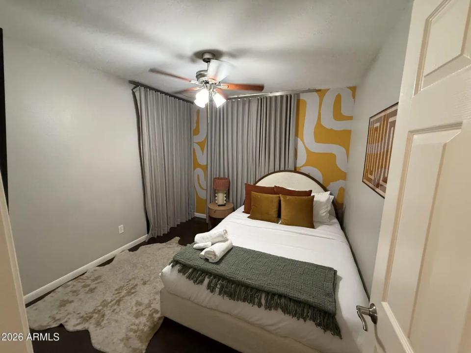Real Estate Picture 12