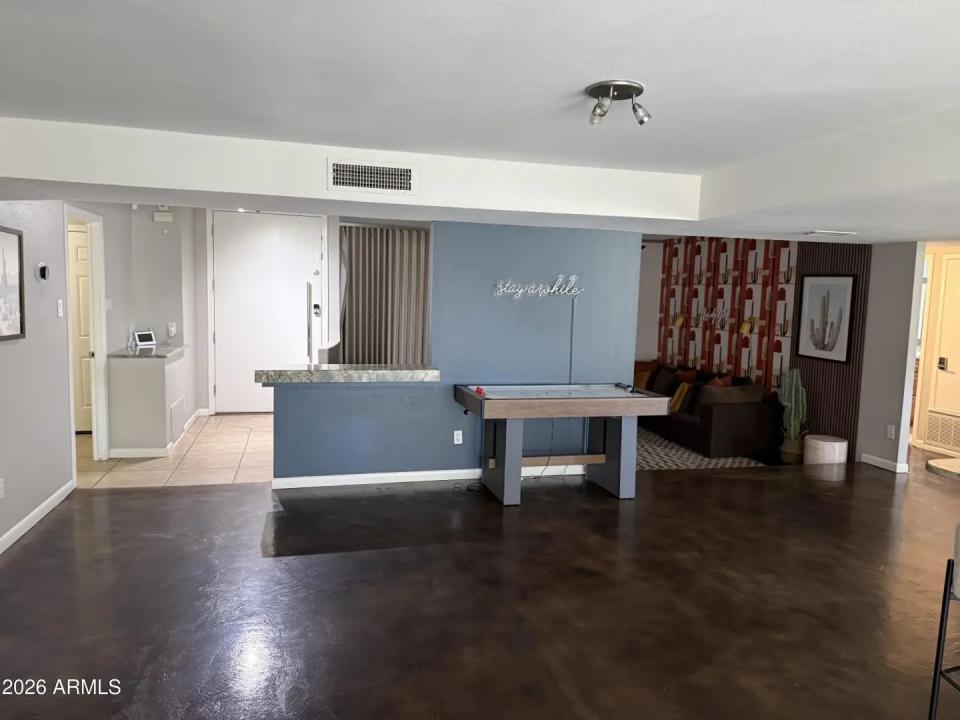 Real Estate Picture 7