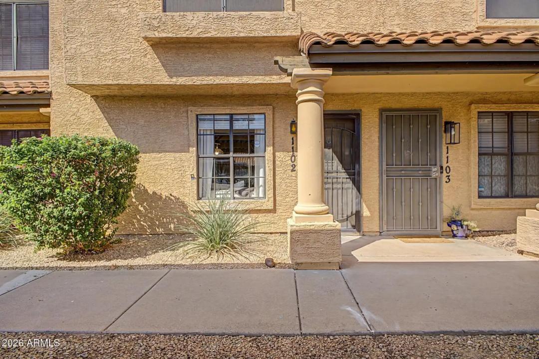 Real Estate Picture 23