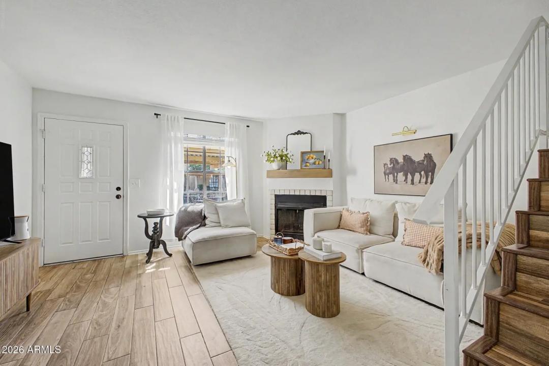 Real Estate Picture 3
