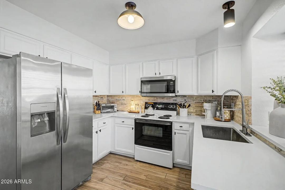 Real Estate Picture 6