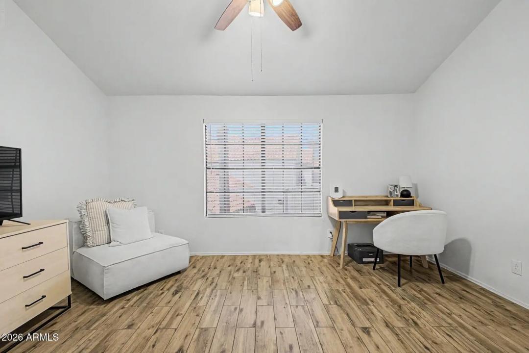 Real Estate Picture 13