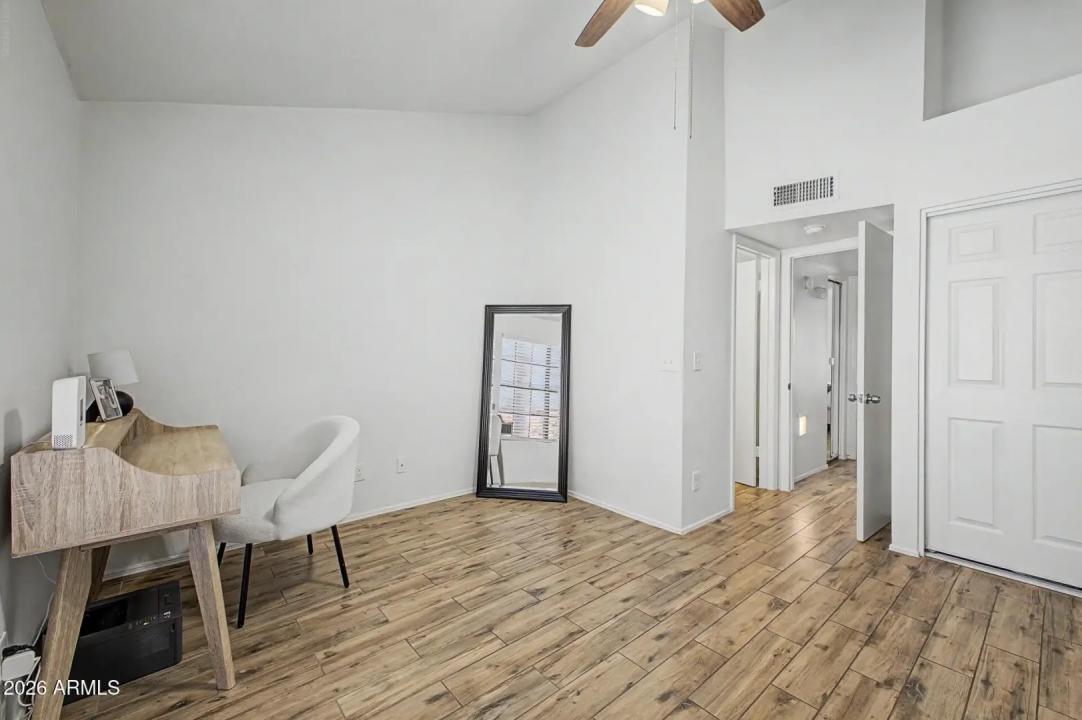 Real Estate Picture 15