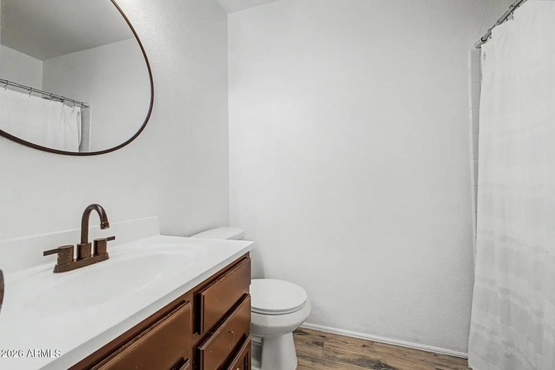 Real Estate Picture 16