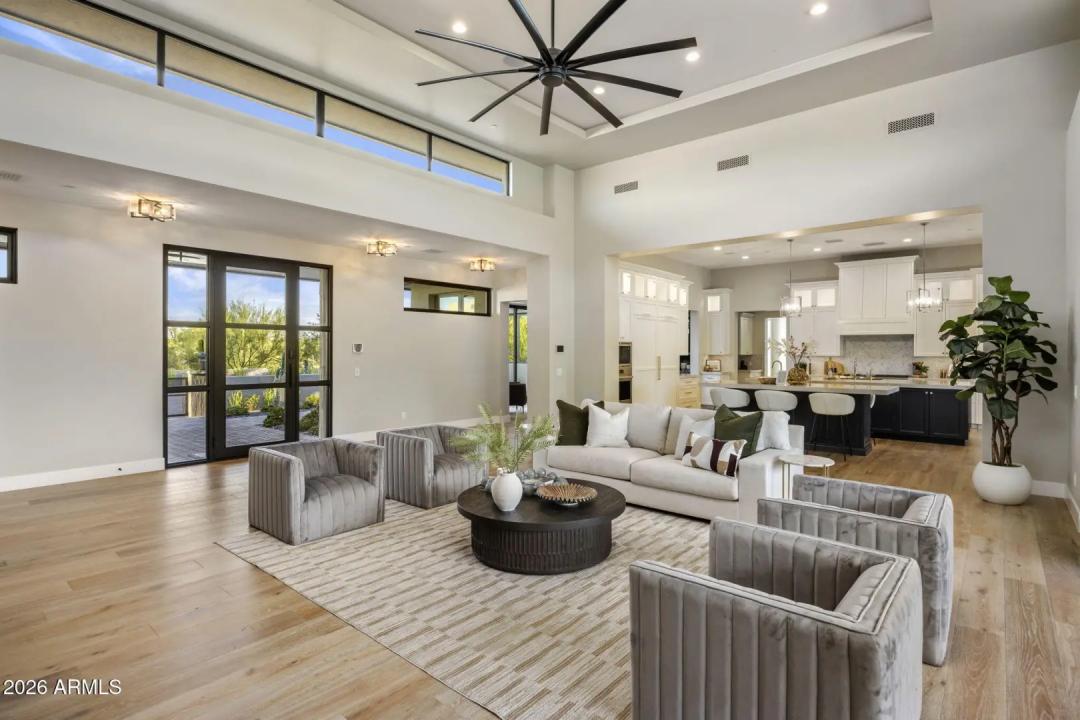 Real Estate Picture 7