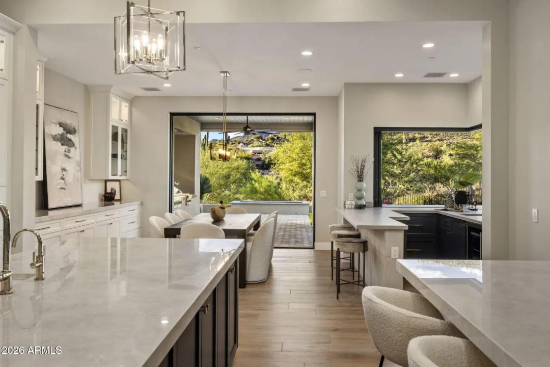 Real Estate Picture 11