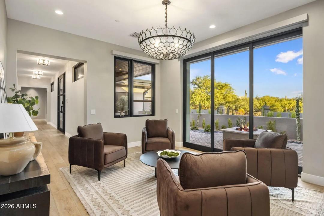 Real Estate Picture 18