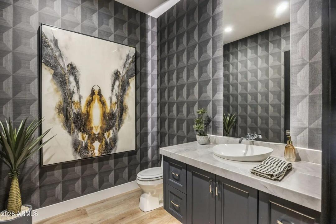 Real Estate Picture 22