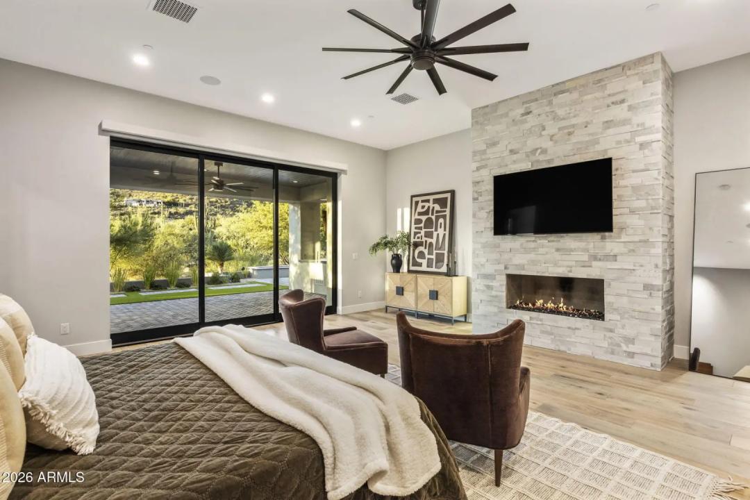 Real Estate Picture 25