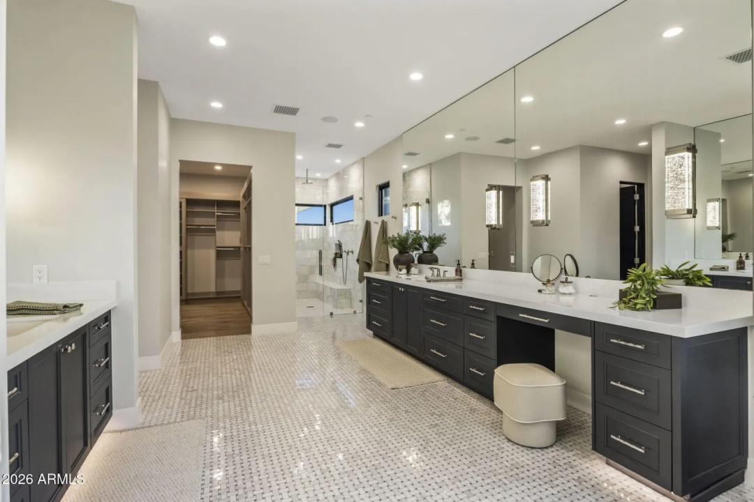 Real Estate Picture 28