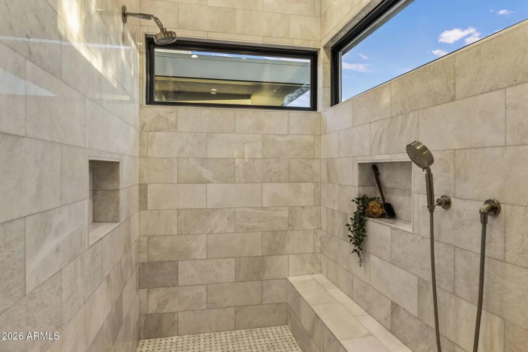 Real Estate Picture 30