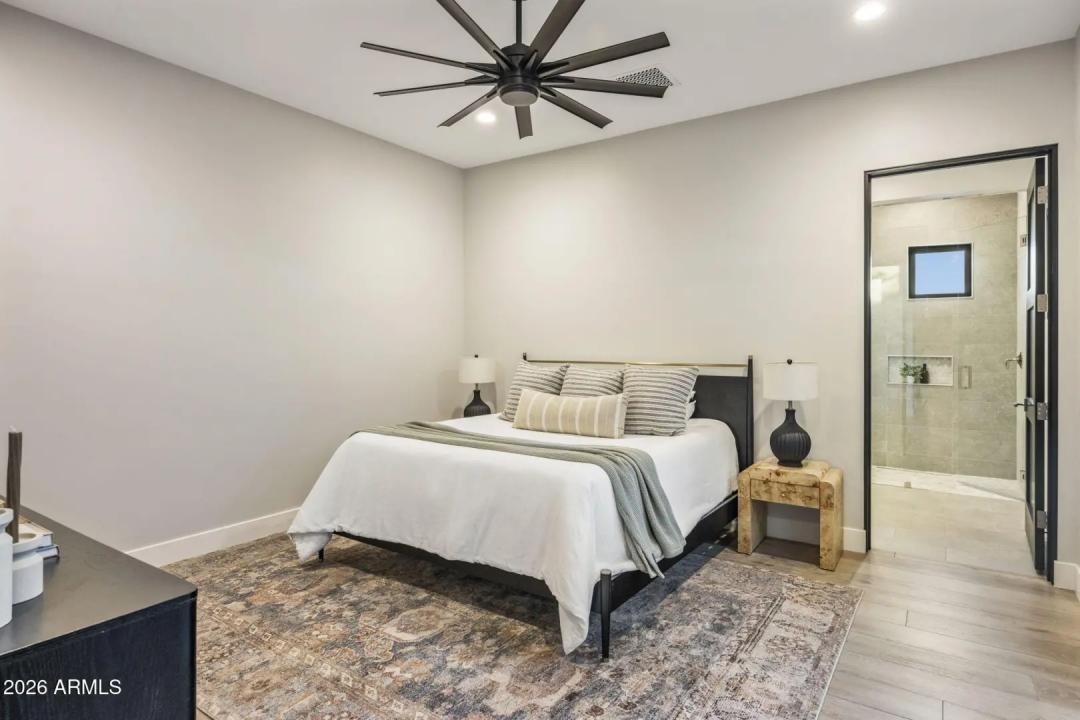Real Estate Picture 33