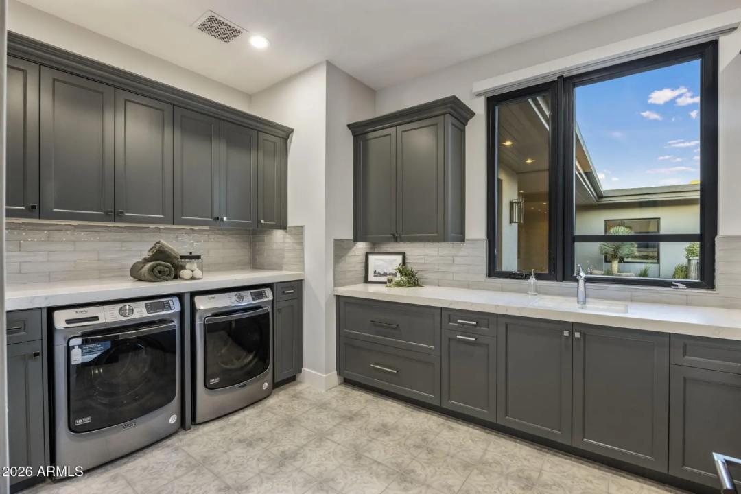 Real Estate Picture 37