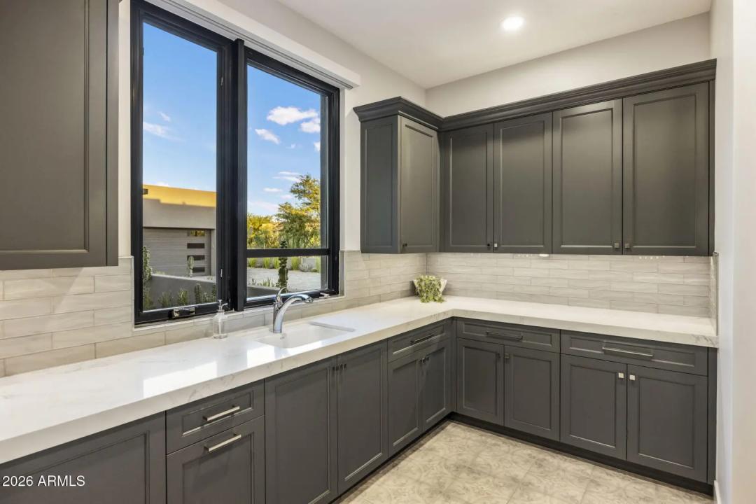 Real Estate Picture 38